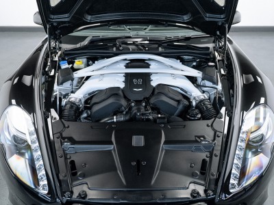 Aston Martin V12 Vanquish