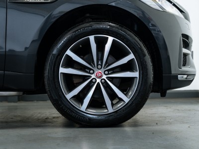 Jaguar F Pace