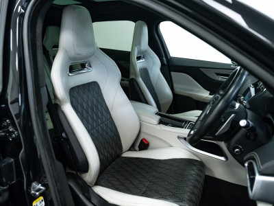 Jaguar F Pace
