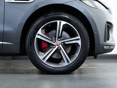 Jaguar F Pace