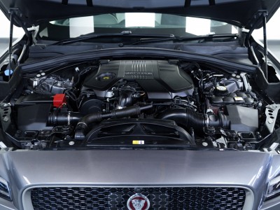 Jaguar F Pace