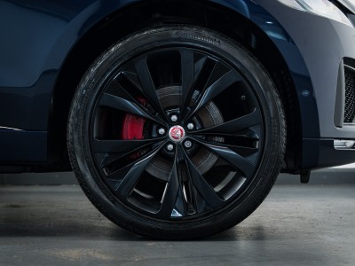 Jaguar F Pace